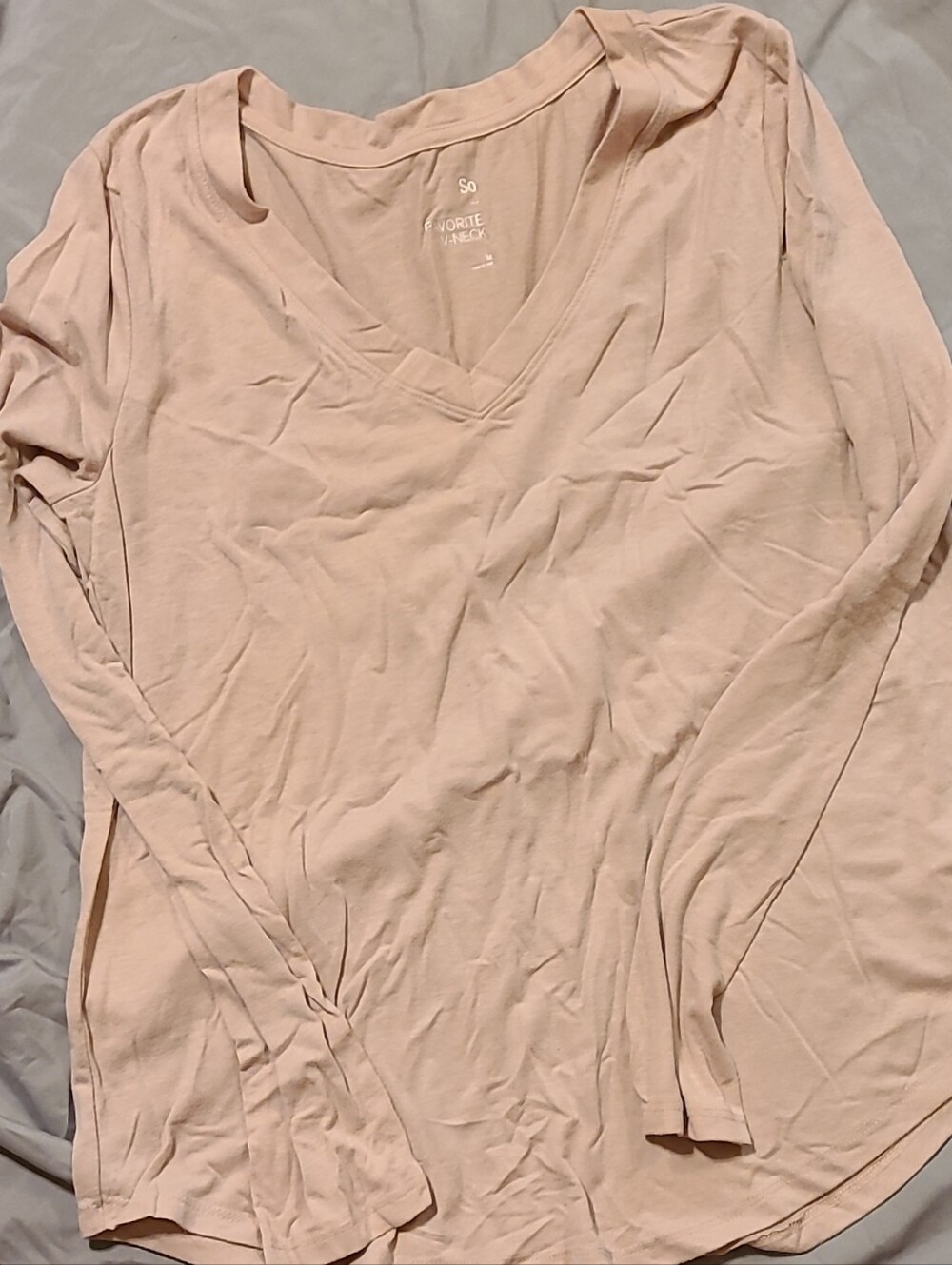 SO Long Sleeve V-Neck Tee in Light Blush